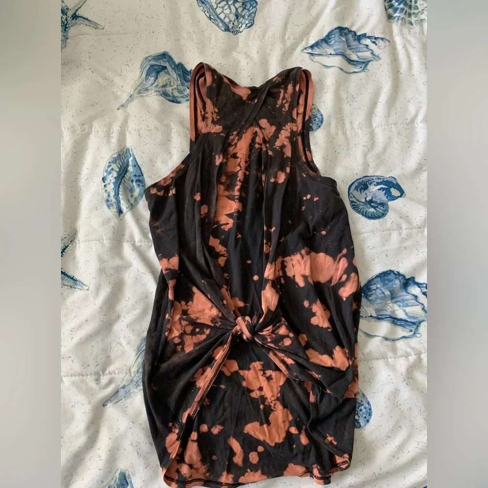 Lululemon Athletica Black and Orange Tie-Dye All Tied Up Tank Top size 8 - Picture 2 of 5